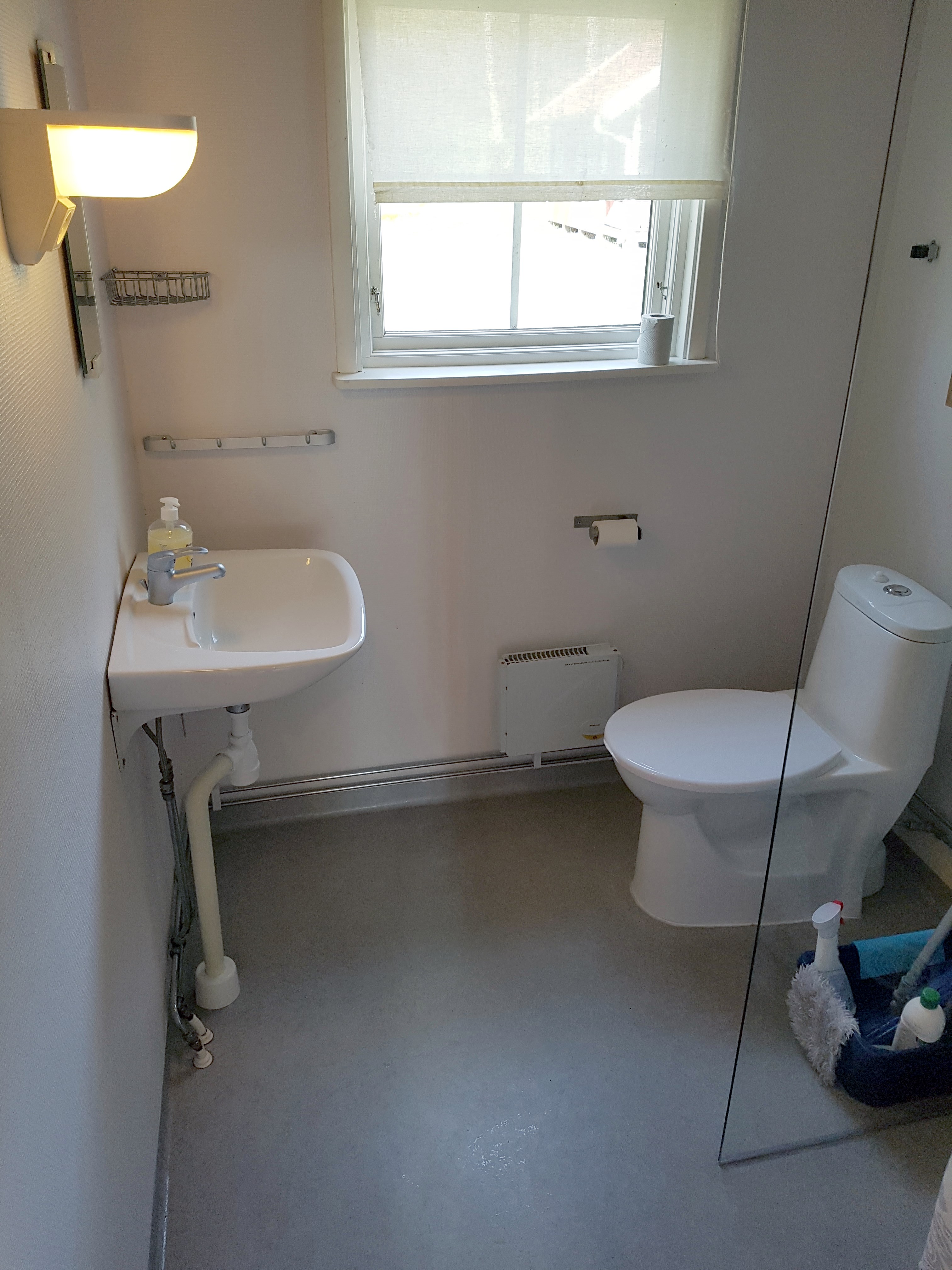 Bathroom 4 bed houses