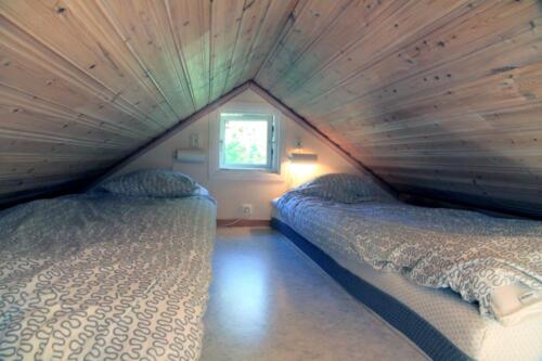 Sleeping loft 4 bed house